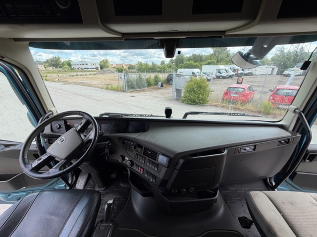 1368098-32 Dragbil - Volvo FH 62 TT -2016