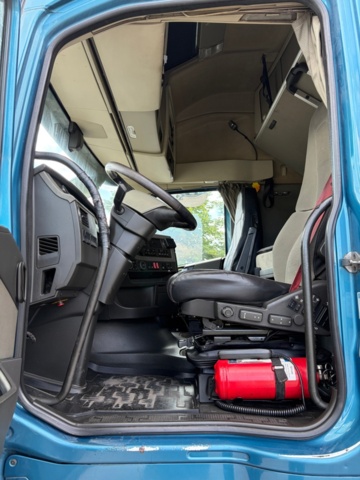 1368098-16 Dragbil - Volvo FH 62 TT -2016