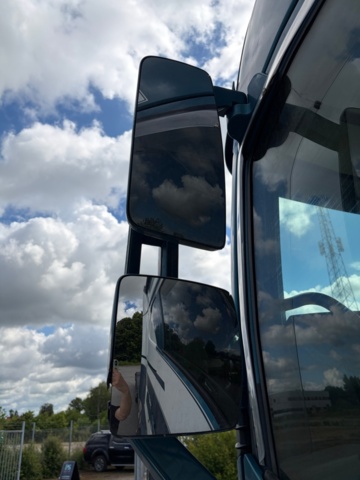 1368098-42 Dragbil - Volvo FH 62 TT -2016
