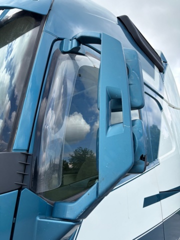 1368098-44 Dragbil - Volvo FH 62 TT -2016