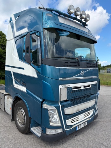 1368098-2 Dragbil - Volvo FH 62 TT -2016