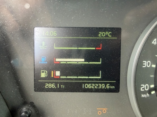 1368098-22 Dragbil - Volvo FH 62 TT -2016