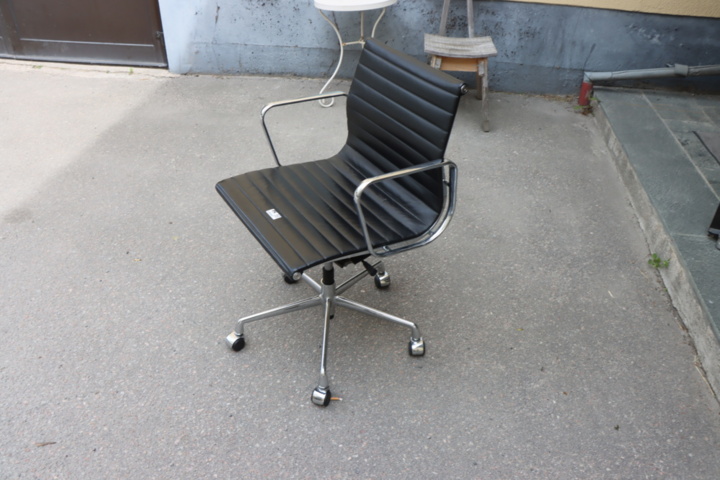 1296000-7 Office chair