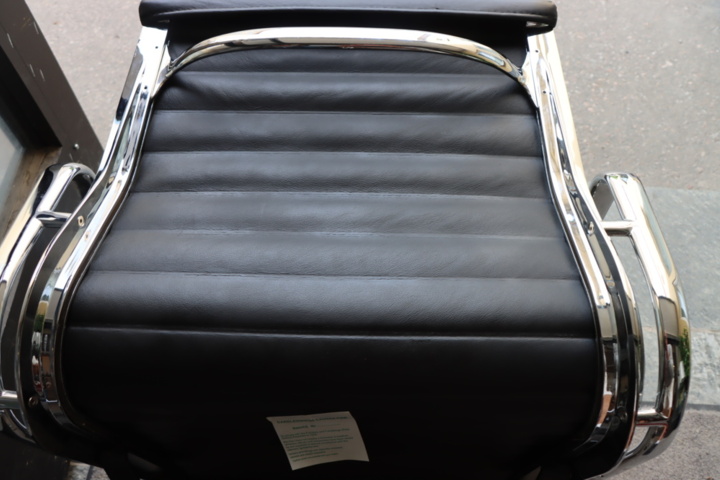 1296000-11 Office chair
