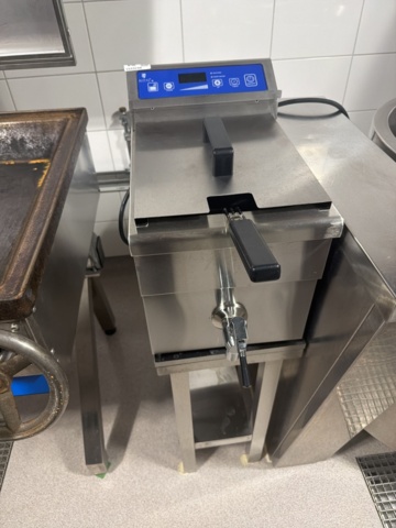 1533248-1 Fritös med underrede - Royal Catering RCIF-10EB -2024