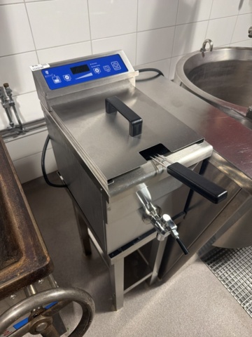 1533248-2 Fritös med underrede - Royal Catering RCIF-10EB -2024