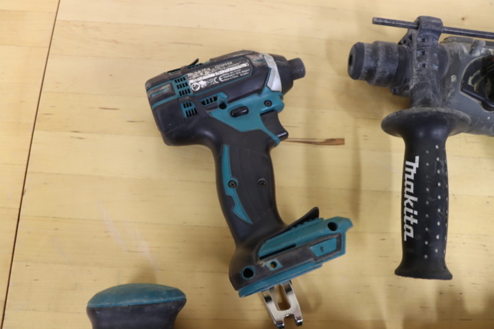 1296004-4 6 Makita power tools