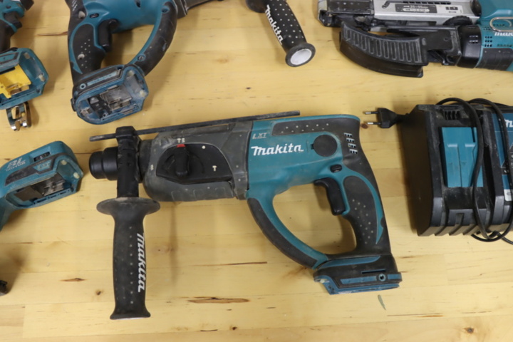 1296004-10 6 Makita power tools