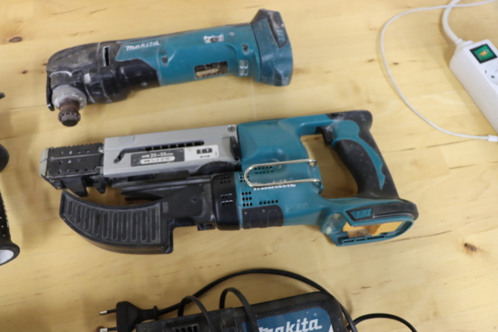 1296004-13 6 Makita power tools