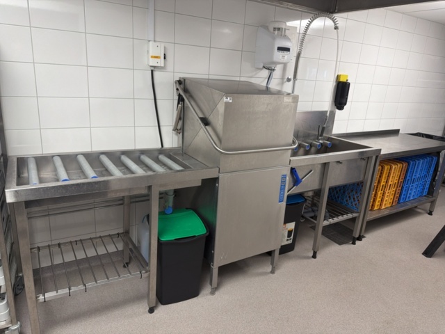 1533259-1 Diskstation med diskmaskin, in- och utbänk samt tillbehör - Wexiödisk WD-6
