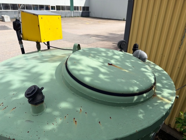 1541489-6 Dieseltank, dubbelmantlad, 2000 liter