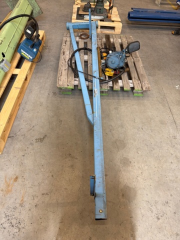 1541493-3 Column jib crane