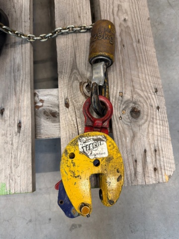 1541493-7 Column jib crane