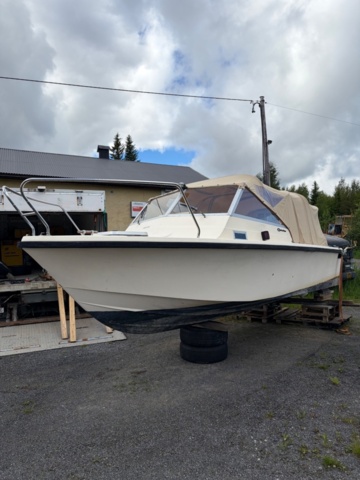 1529855-2 Boat with canopy – Ockelbo DC 21