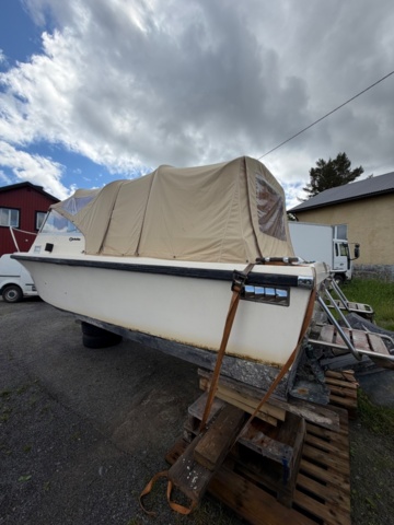 1529855-6 Boat with canopy – Ockelbo DC 21