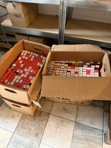 1541761-3 Lot of hair care products and hair accessories