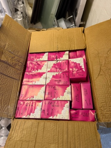 1541761-8 Lot of hair care products and hair accessories