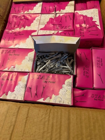 1541761-9 Lot of hair care products and hair accessories