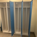 1539946-2 Klädskåp / Omklädningsskåp