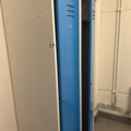 1539946-3 Klädskåp / Omklädningsskåp