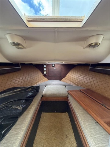 1529855-16 Boat with canopy – Ockelbo DC 21