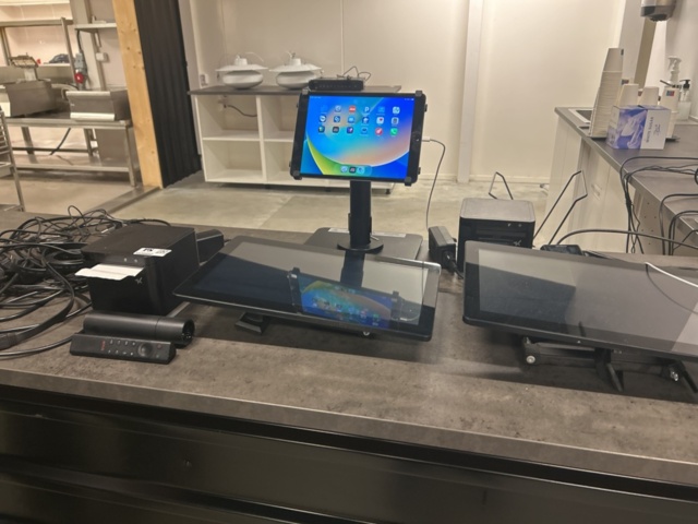 1539953-1 Kassasystem / POS-utrustning med tillbehör