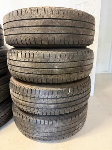 1140959-2 Sommardäck på aluminiumfägar till husbil, Michelin 225/75 R 16 CP