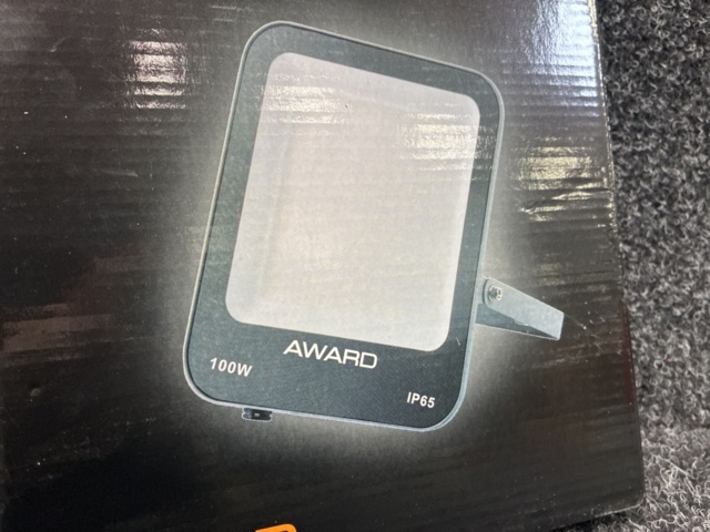 1542027-4 Yard spotlight Award GARDD 9K 230V