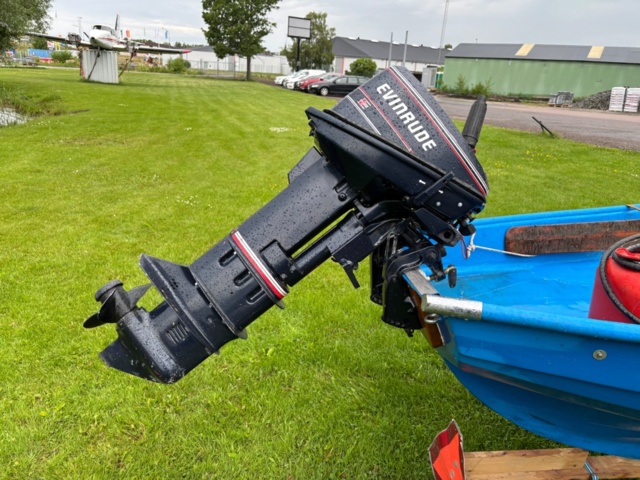 1475290-10 Motorbåt med trailer och utombordsmotor - Evinrude 9.9