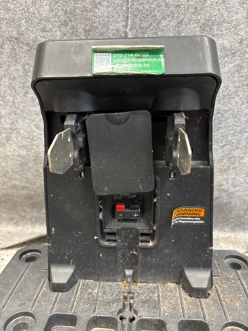 1368679-8 Robotgräsklippare 2 st med laddstation - Kress KR121E / KR101E
