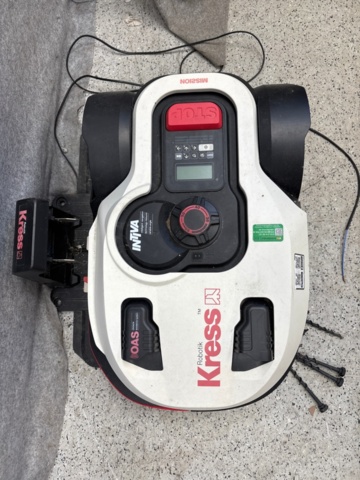 1368679-11 Robotgräsklippare 2 st med laddstation - Kress KR121E / KR101E