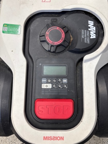 1368679-12 Robotgräsklippare 2 st med laddstation - Kress KR121E / KR101E