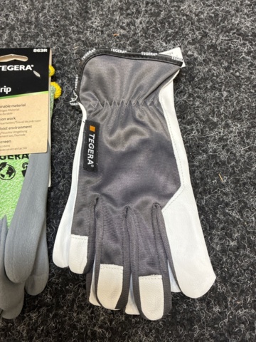 1542352-11 35 pcs Work gloves Tegera & Balance, Size 7