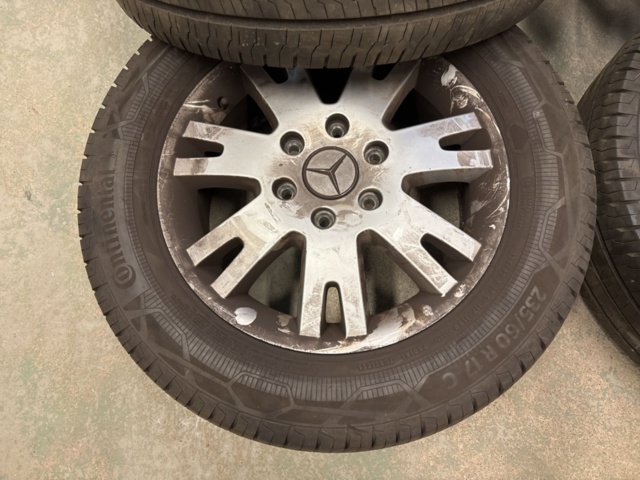 1511315-12 Summer tires on 17" aluminum rims - Continental & Mercedes Benz