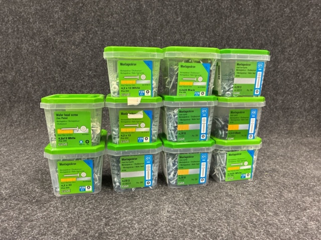 1542531-1 11 st Förpackningar Montageskruv, Essve