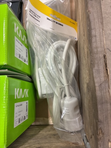 1542610-4 LPG hose, padlock, extension cords etc.