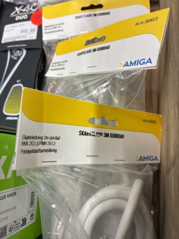 1542610-5 LPG hose, padlock, extension cords etc.