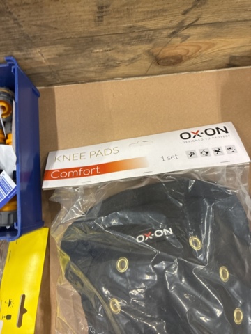 1542610-12 LPG hose, padlock, extension cords etc.