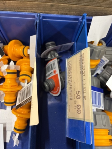 1542610-16 LPG hose, padlock, extension cords etc.