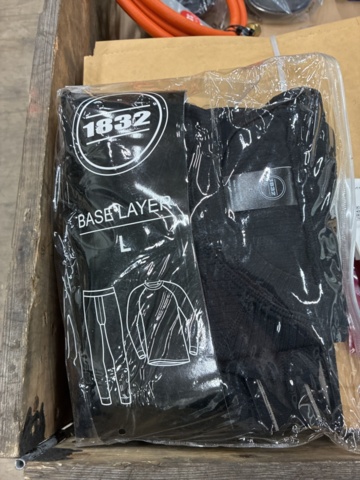 1542610-25 LPG hose, padlock, extension cords etc.