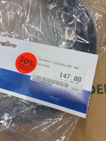 1542610-29 LPG hose, padlock, extension cords etc.