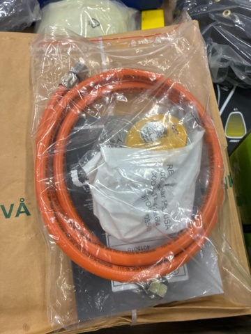 1542610-30 LPG hose, padlock, extension cords etc.