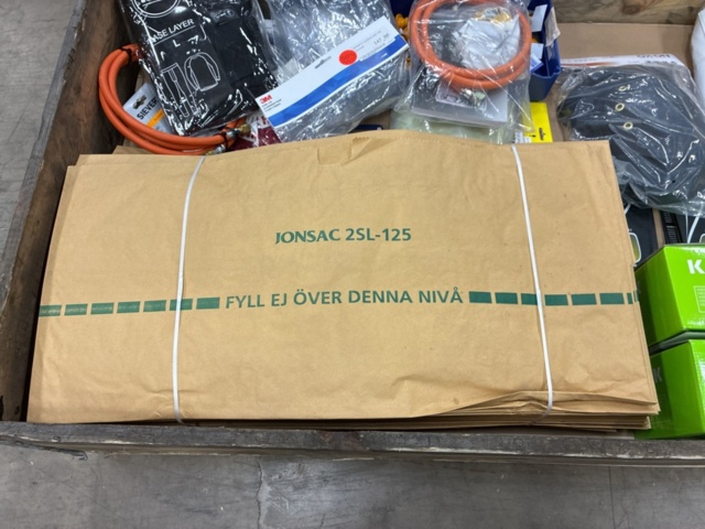 1542610-32 LPG hose, padlock, extension cords etc.