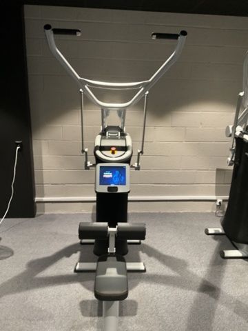 1473432-2 EGYM - M7 Lat Pulldown