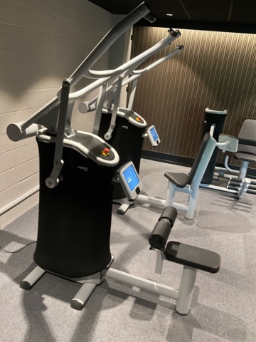 1473432-3 EGYM - M7 Lat Pulldown