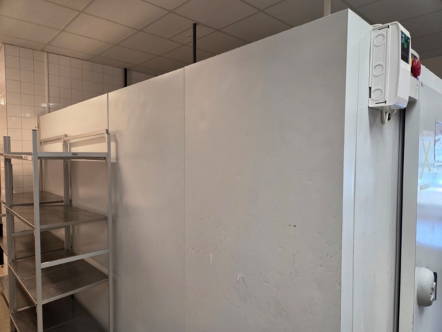 1421924-1 Kylrum - Impafri 180x380 cm