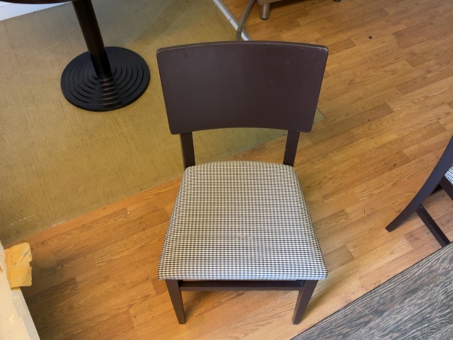 1500085-3 Collection with Tables and Chairs