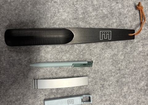 Lot with pens, wine openers, bottle openers and shoehorns - Elite