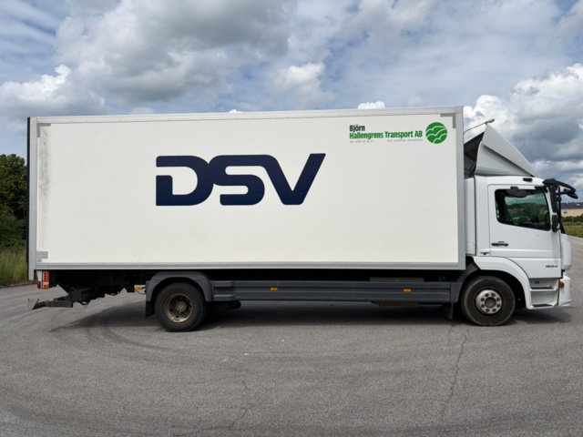 1368223-5 Skåpbil med öppningsbar sida - Mercedes-Benz Trucks Atego -2018