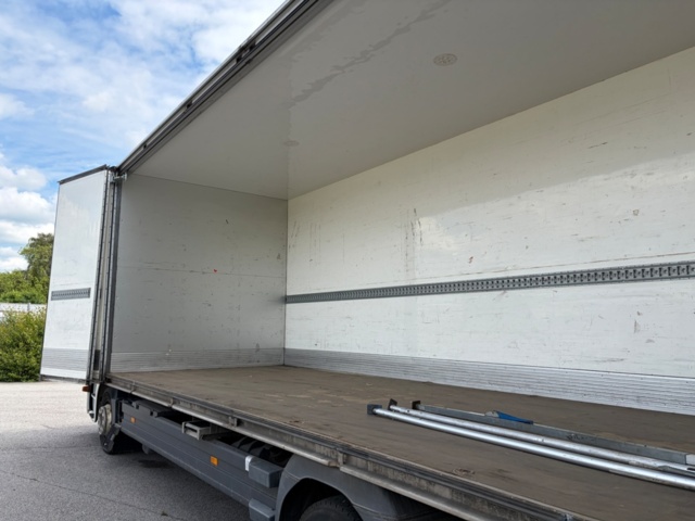 1368223-13 Skåpbil med öppningsbar sida - Mercedes-Benz Trucks Atego -2018